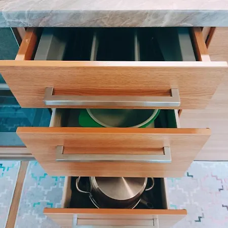 Homey Nest In Midtown Center, Up To 4 Guests, Steps From The Park, Free Parking Рига