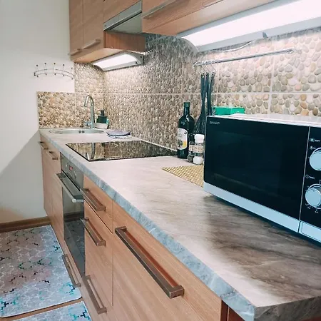 Homey Nest In Midtown Center, Up To 4 Guests, Steps From The Park, Free Parking Апартаменти