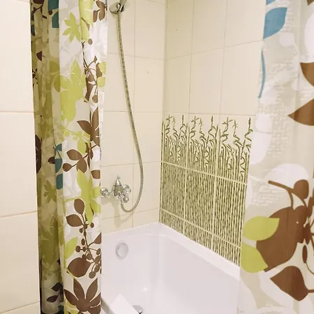 Homey Nest In Midtown Center, Up To 4 Guests, Steps From The Park, Free Parking *