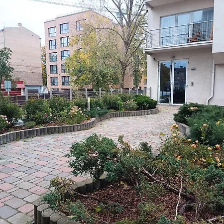 Homey Nest In Midtown Center, Up To 4 Guests, Steps From The Park, Free Parking Riga