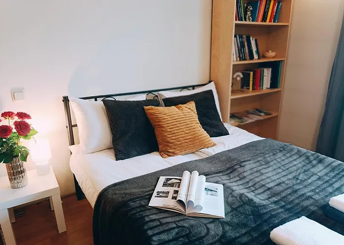 Homey Nest In Midtown Center, Up To 4 Guests, Steps From The Park, Free Parking Апартаменты