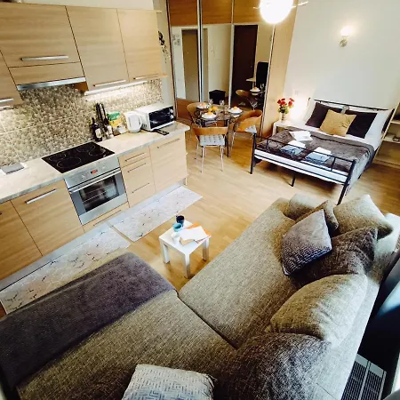 Διαμέρισμα Homey Nest In Midtown Center, Up To 4 Guests, Steps From The Park, Free Parking