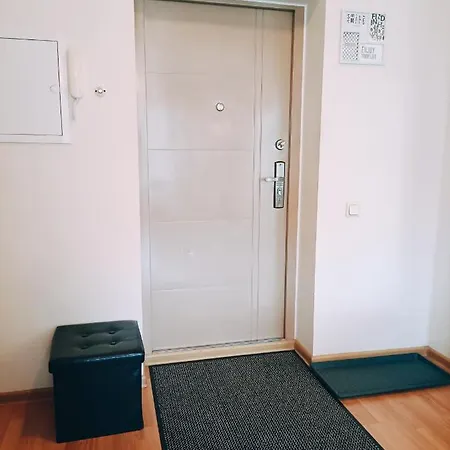 Homey Nest In Midtown Center, Up To 4 Guests, Steps From The Park, Free Parking * Ρίγα